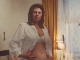 Hale Soygazi - Cazibe Hanim'in Gunduz Dusleri 1992: porn 10