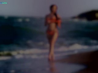 Mia Diamond enticing and Sensual Masturbation on the Beach